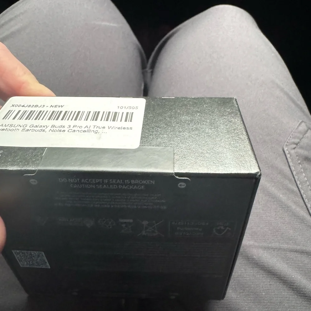 Samsung Galaxy Buds3 Pro in Silver